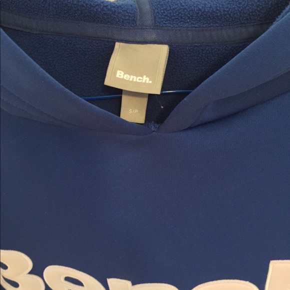 Bench Hoodie for men in excellent condition. - Picture 4 of 5